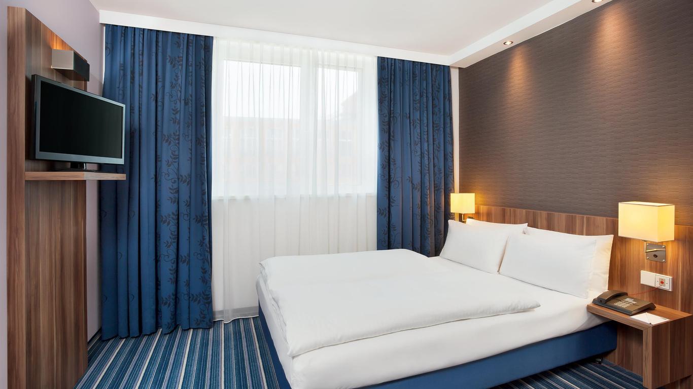 Holiday Inn Express Augsburg, An IHG Hotel